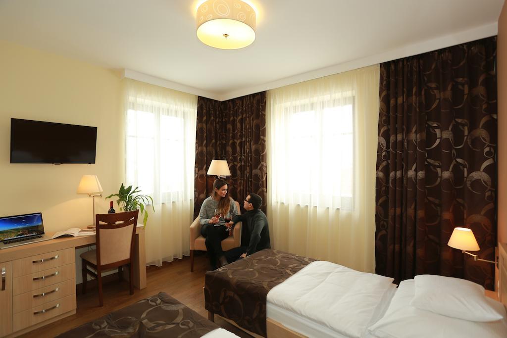 Tiffan'S Pinceszet Es Panzio Otel Villány Oda fotoğraf