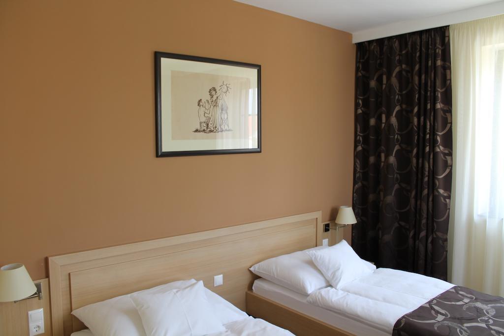 Tiffan'S Pinceszet Es Panzio Otel Villány Oda fotoğraf